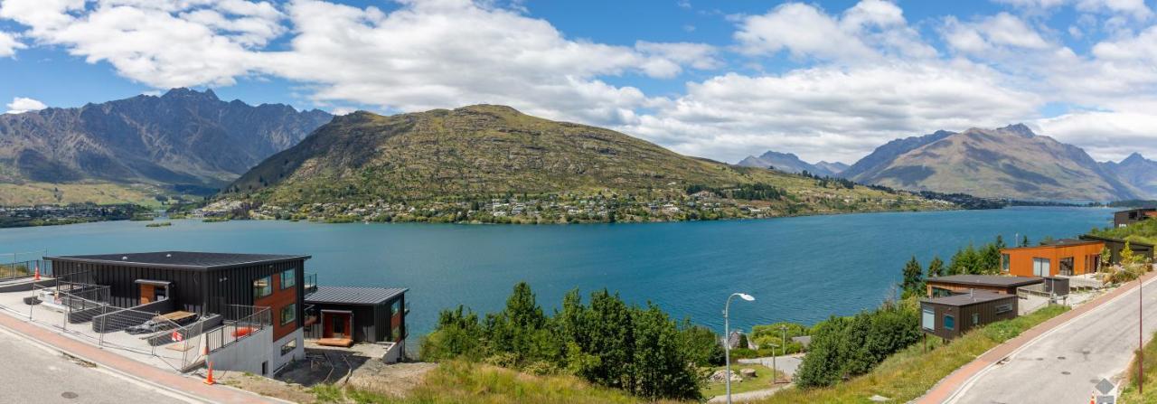 4 Bedroom Home With Elevated Views Of Lake Wakatipu & The Remarkables Distretto di Distretto di Queenstown Esterno foto